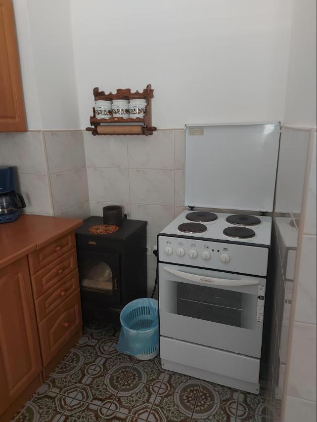 Apartmani Vesna Паг Екстериор снимка